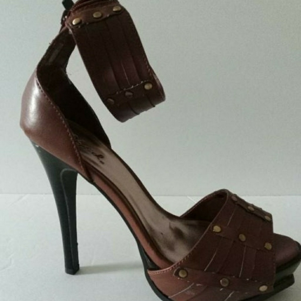 Qupid Platform Heels 8.5